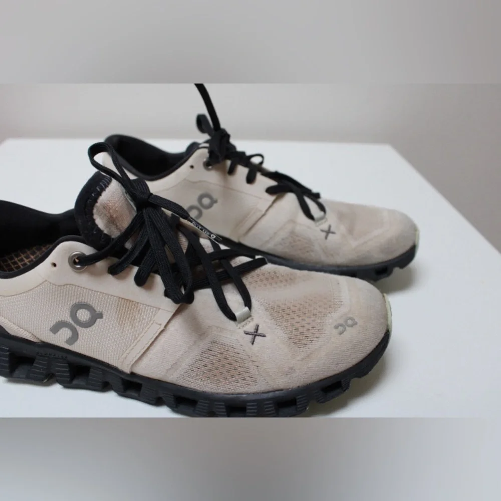 On Cloud X 3 shoes